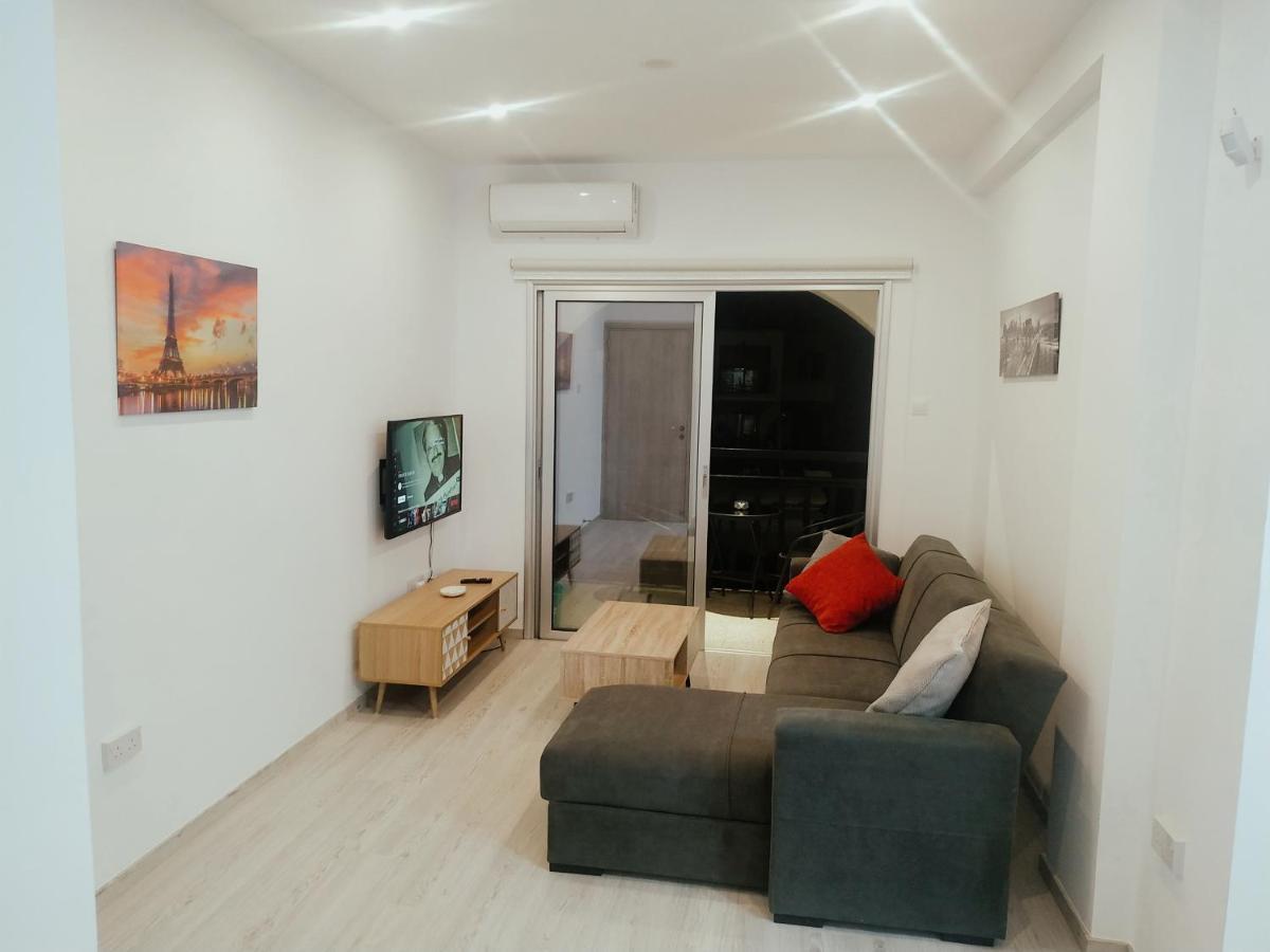 Charming Holiday Retreat Kato Paphos Apt 400M To The Beach Apartment Exterior photo